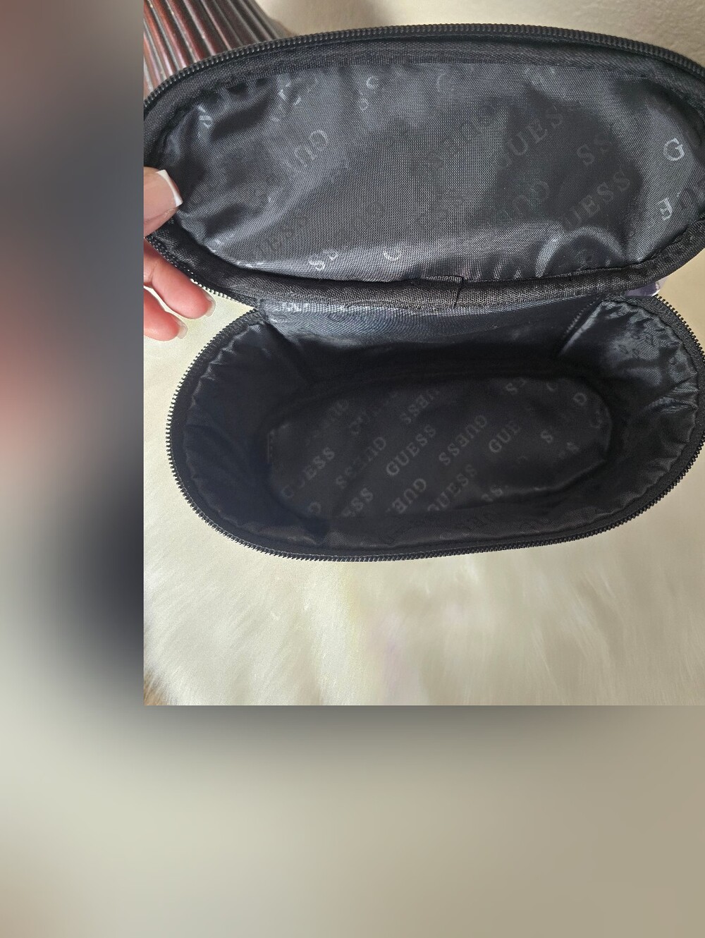 GUESS Logo Zip Makeup Bag Case w/ Top Handle, Black & Gray Logo Print - Picture 8 of 10
